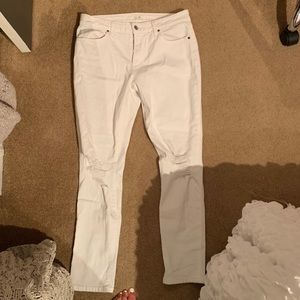 Joe’s white jeans